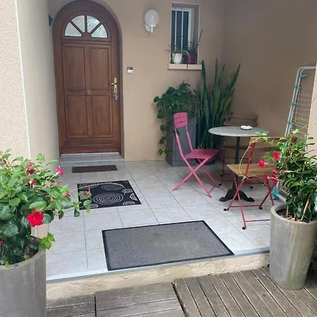 Maison Au Calme 2 Ch Avec Sdb Privative *